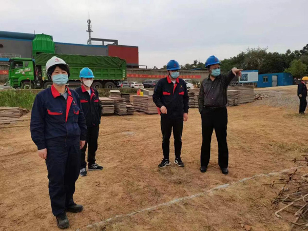 公司總經理檢查指導公司產業升級基地項目建設工作 公司總經理檢查指導公司產業升級基地項目建設工作