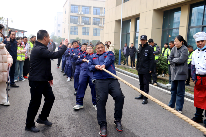 公司承辦“銅冠杯”職工拔河比賽